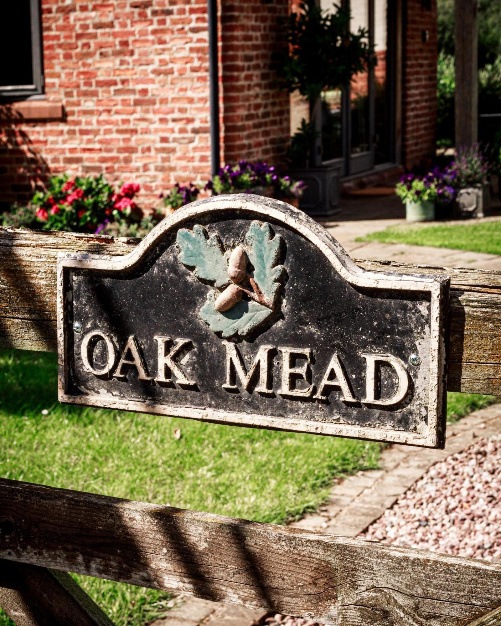 Oak Mead Villa Wrexham Luaran gambar